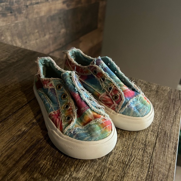 Toddler size 9 Blowfish flats - Picture 2 of 4